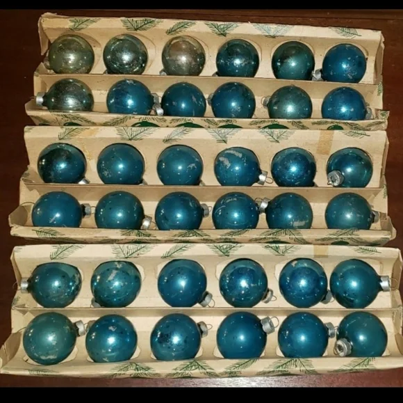 RESERVED For Alicia Vintage Christmas - Picture 11 of 14